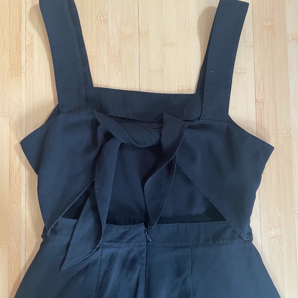 Madewell Apron Bow-Back Jumpsuit, Size 0, in Black - Picture 8 of 8